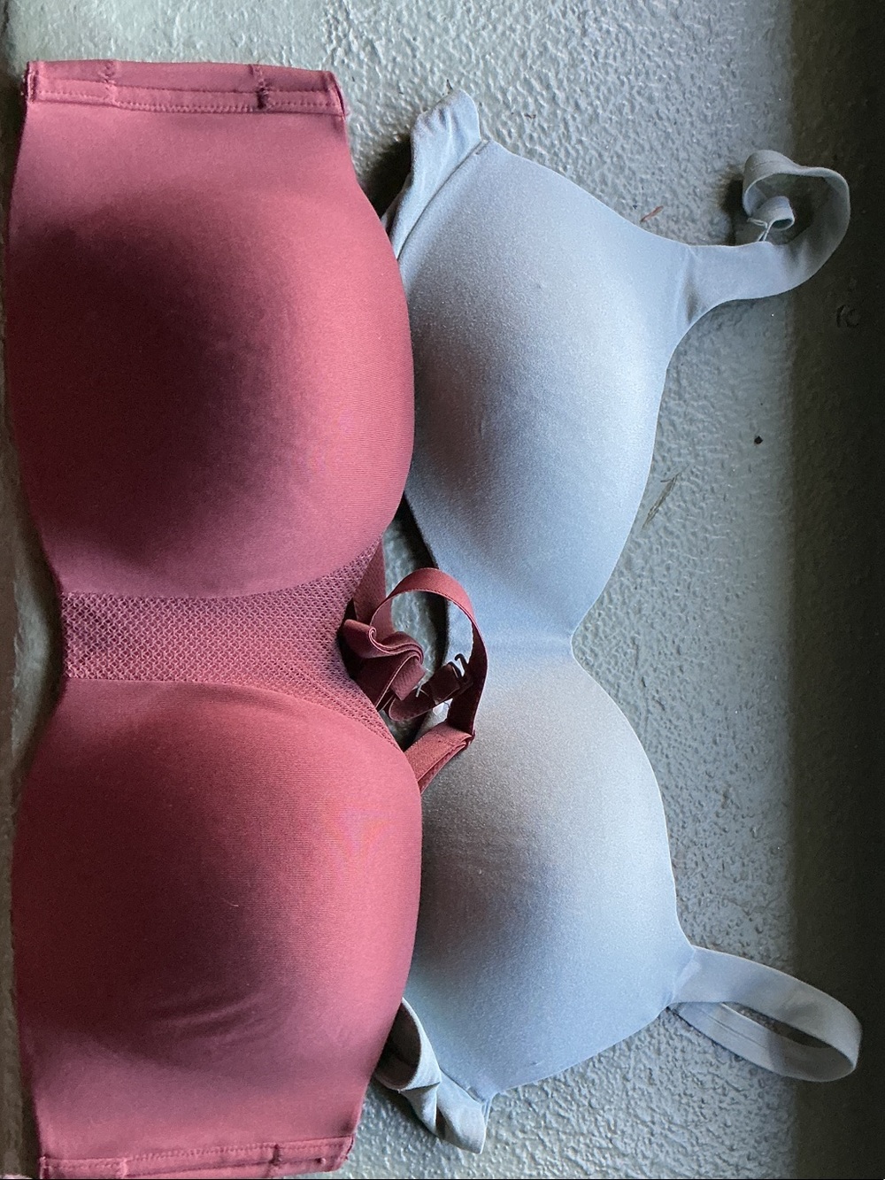 Maidenform Seamless Molded Bras in Rose and Light Gray